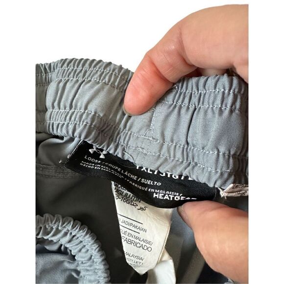 Under Armour boys sports shorts size YXL - Picture 2 of 3